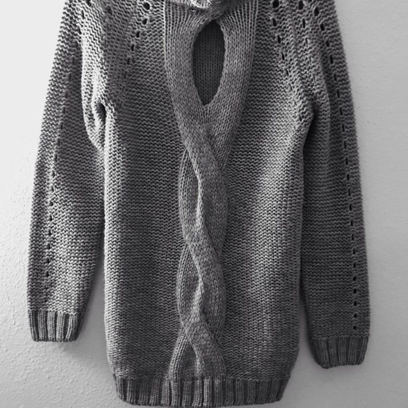 Venus Gray Keyhole Cut Out Long Sleeve Cowl Neck Turtleneck Sweater Size Small - Picture 6 of 15